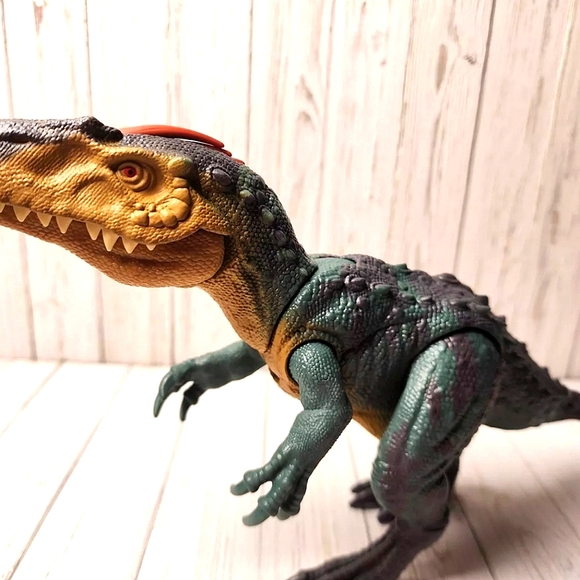 Neovenator Large 14.5" Long Jurassic  World  Figurine COLLECTIBLE Dinosaur - Picture 5 of 12